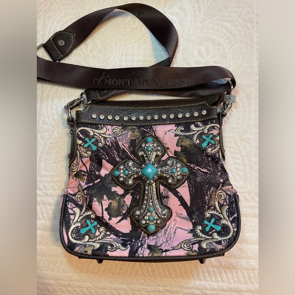 Montana west crossbody purse pink camo with cross nwot faux stones tourquoise